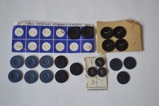 alte Wäscheknöpfe 21 Stück Schürzenknöpfe Hohwald DDR 60er Jahre Deko