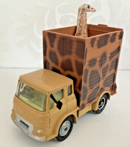 Corgi daktari bedford - daktari,