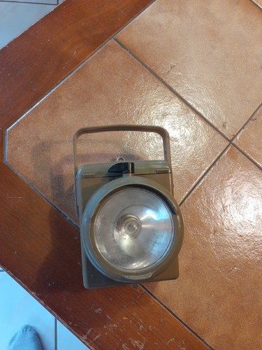 Alte taschenlampe von eisemann - taschenlampe,