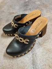Hochwertige Echtleder Clogs  gr. 38-39 Gold Nieten Plateau Schwarz Neu Italy 