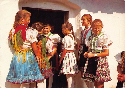 Volkstrachten mädchen in - volkstrachten, –