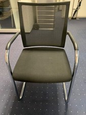 8 Besucher- und Konferenzstühle von Klöber - Freischwinger schwarz mit Chrom