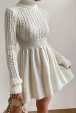 Elegantes Strickpullover-Kleid