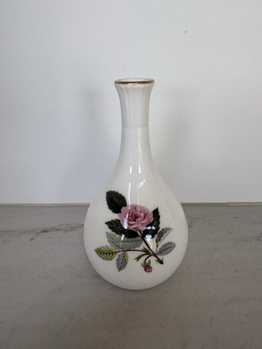 Wedgwood hathaway rose vase - wedgwood,