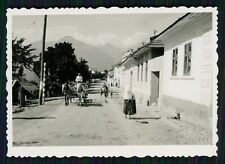 Foto Dorf Balkan Bauer mit Pferd und Wagen Zigeuner mit KInder auf der Straße