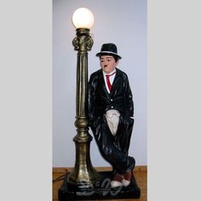 CHARLY CHAPLIN mit Laterne 120