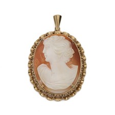 Anhänger mit Muschelgemme