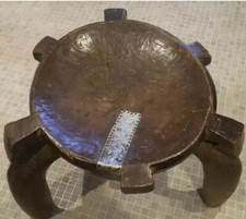 Authentischer geschnitzter