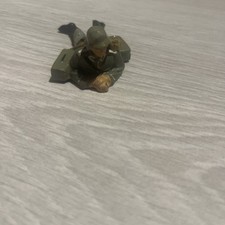 Soldat Liegend Mit Munitionskoffer WK II Massefigur Lineol