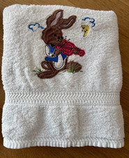 Zauberhaftes Handtuch  Osterhase Weiß  bunt Ostern ca 45 x 90 ??