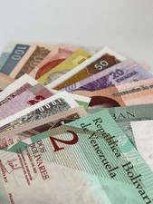 15 Banknoten aus aller Welt / Bankfrisch, UNC. / Papiergeld / 15 versch. Länder