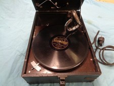 Koffergrammophon umgebaut auf