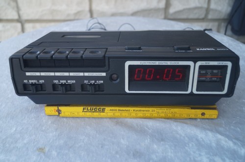älteres rares uhrenradio mit - Älteres,rares,