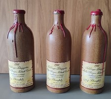 3 Flaschen 1988er Wein in Steingut mit Wachssiegel, Sammlerstück, Dekoartikel