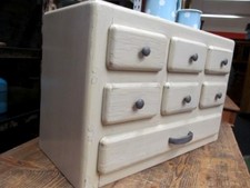 Alter Schubladenschrank