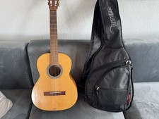 Höfner Konzertgitarre