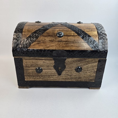Holztruhe mit deckel vintage - holztruhe,