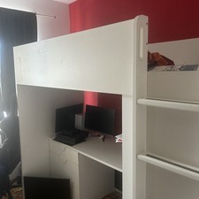 2 Hochbetten mit Tisch und Schrank Holz