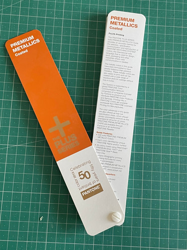 Pantone premium metallics - pantone,