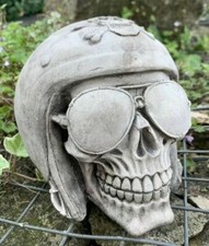 Stein Garten Sonnenbrille Helm SKULL Ghotic Totenkopf Schädel Statue Steinfigur