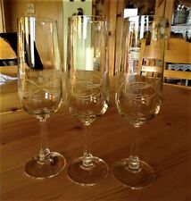 3 Sektgläser mit Schleifmotiv, Bleikristall, alt