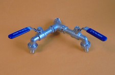 Doppel Hahn Doppelventil Wasserhahn Auslaufhahn Verteiler # 9209525 + # 9901842 