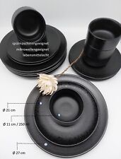 Geschirr-Set aus Porzellan 18