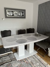 Großer Ausziehbarer Weißer Esstisch Mit Hochglanz Optik