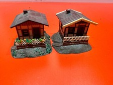 N SPUR 2 HÄUSER DORF STADT