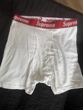 1x Supreme X Hanes Boxershorts