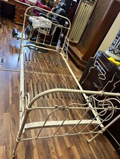 BETTGESTELL JUGENDSTIL AUS METALL UM 1910 MIT FEDERUNG