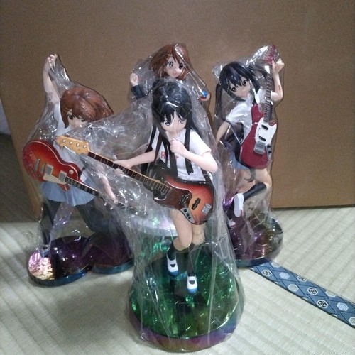 Premium figurenset yui - k-on,