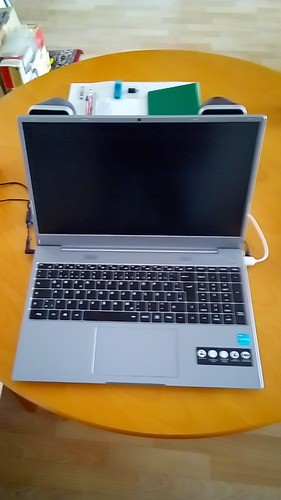Medion akoya e16402 - medion,