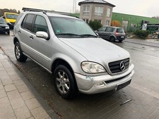 Motorhalter Mercedes ML 270 W163 aus Schlachtfest viele andere Teile im Lager