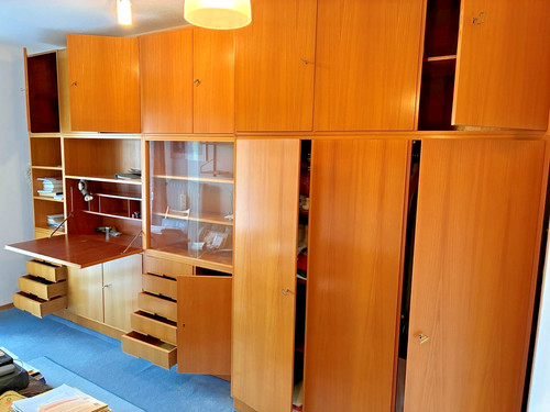 Schrankwand aus holz mit - aus,