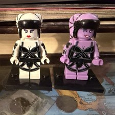 2x custom Twilek dancers -