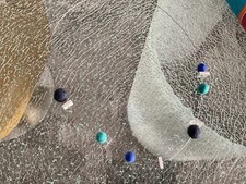 Halskette lang vintage Stahlseil Filzkugeln blau