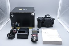 Nikon Z5 Z 5 Gehäuse 24,3MP 1.214 Auslösungen Systemkamera