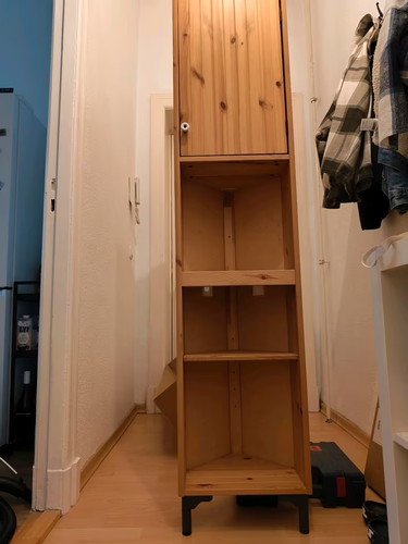 Hoher bad eckschrank aus holz - hoher,