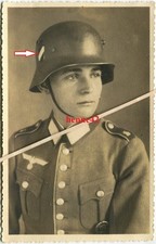 Foto Portrait Wehrmacht Dt. Soldat mit Stahlhelm M18 Tübingen Heer Uniform 2.WK