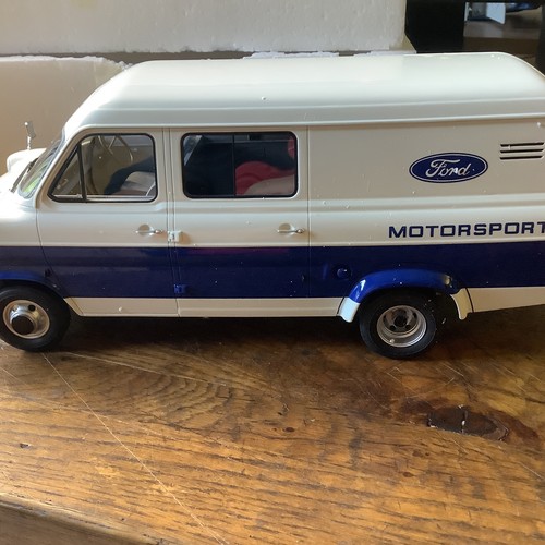 Premium classixxs ford - 1:18,