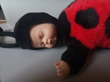 Anne Geddes Käfer Baby Puppe