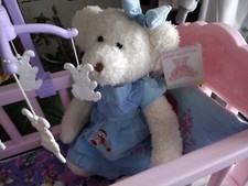 Mattel 2002 Miracle Baby  mit Bett und Zubehör