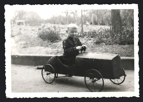 Fotografie knabe tretauto - knabe, /