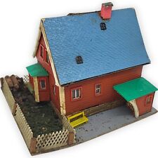 Einfamilienhaus TT Modell Modellbahn Haus DDR Modellbau Dorf Holz Bank Bahn Zug