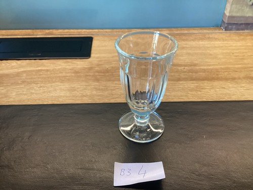 Antikes glas wasser wien bier - glas,