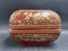 Große rote Lackdose mit goldenen Phönix und folralen Mustern verziert-China