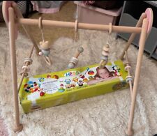 Spielbogen aus Holz von Hess