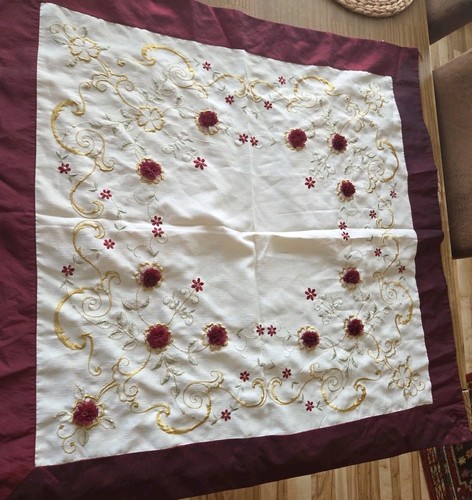 Schöne bestickte tischdecke - schöne,