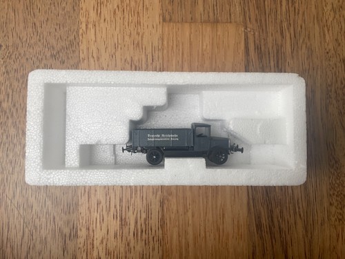 Wunderschöner schienen lkw - wunderschöner, schienen-lkw